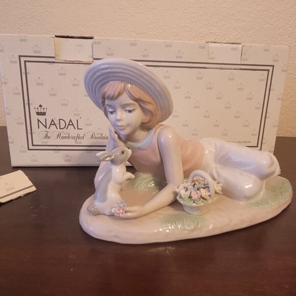 Nadal Girl Figurine with Bunny & Flowers 2623 - Picture 1 of 5